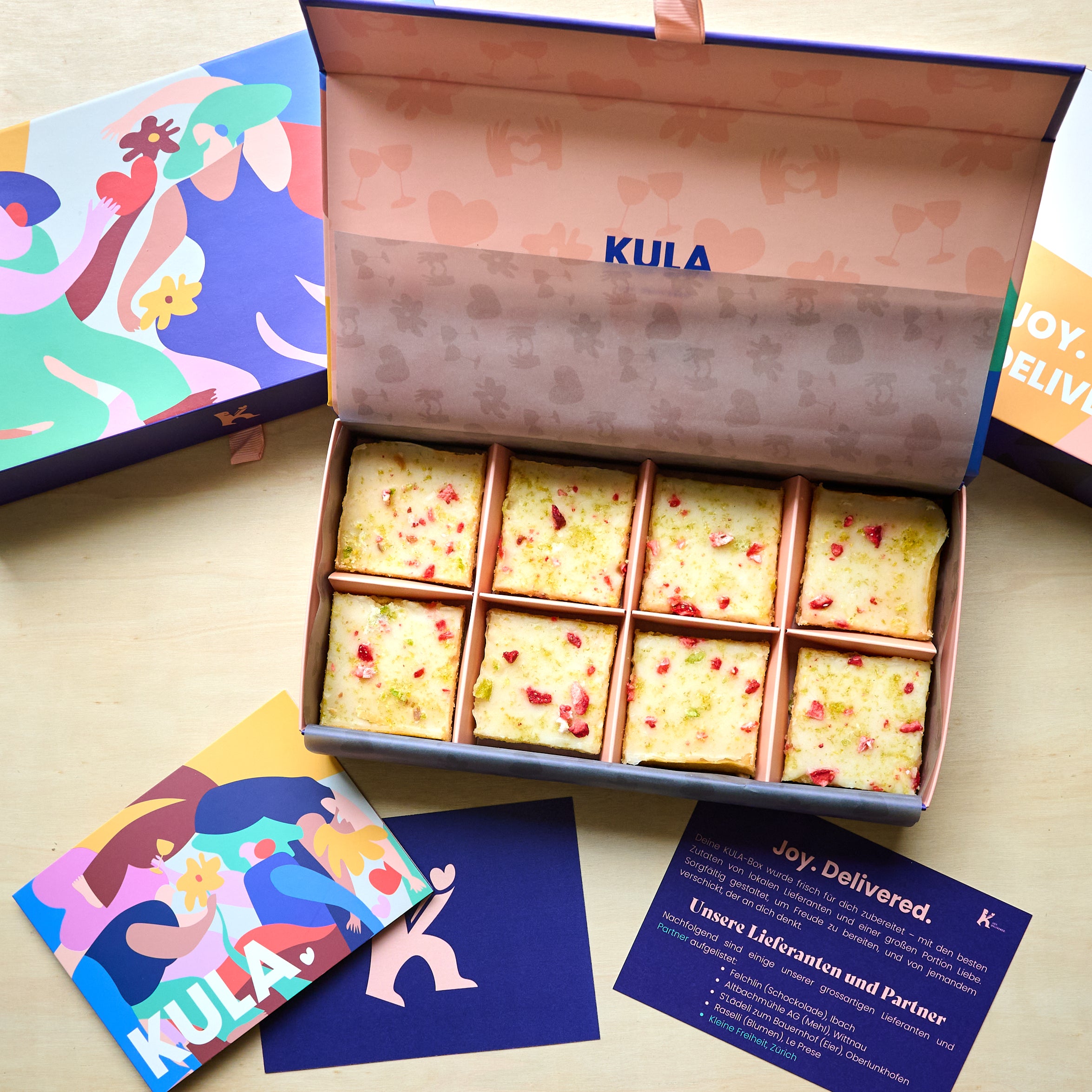 Vibrant KULA magnetic 8 box with lemon and lime blondies